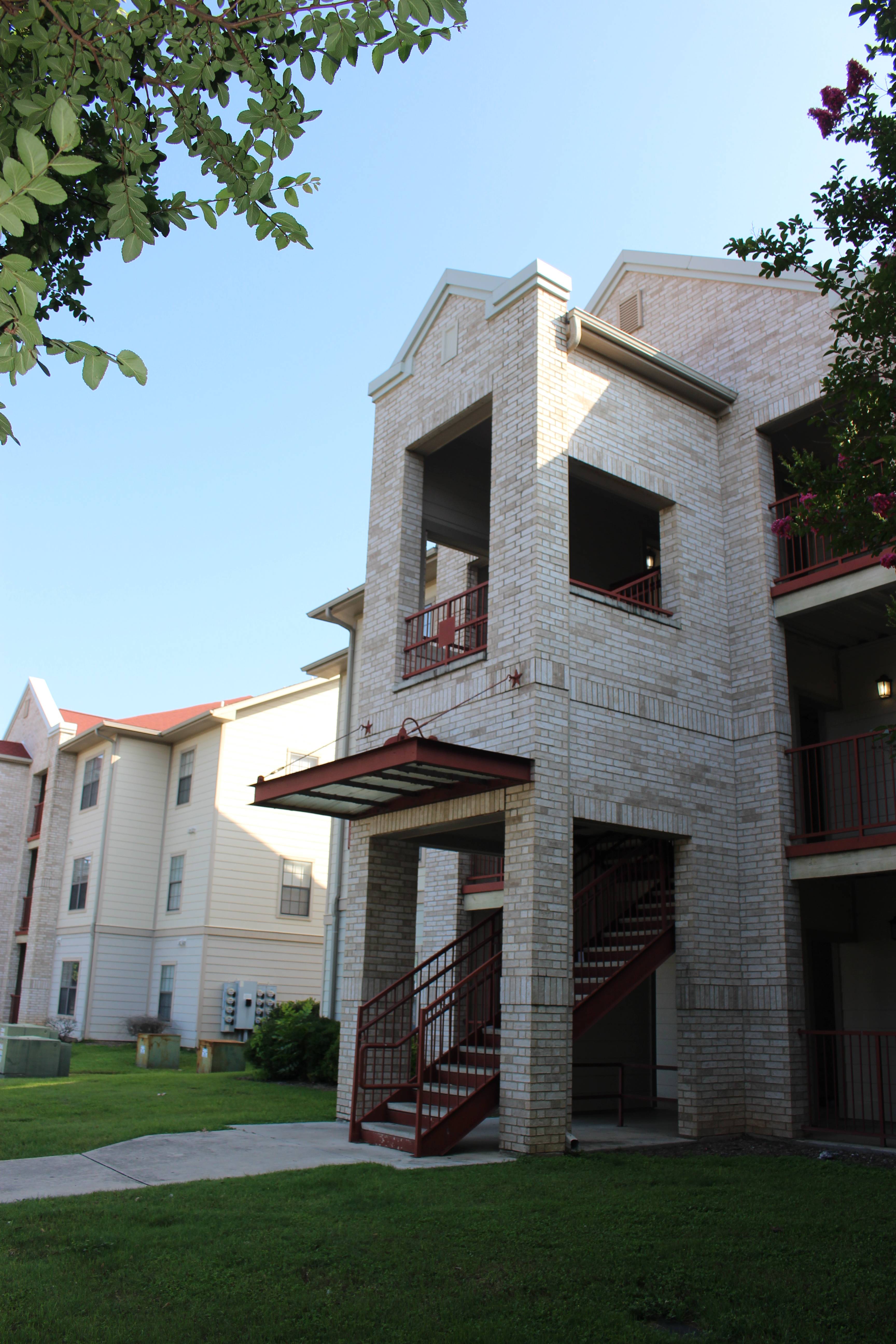 Bobcat Village : Housing & Residential Life : Texas State University